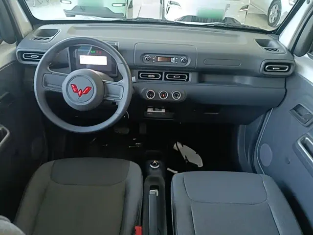 Wuling Zhiguang NEV — Фото автомобиля 9