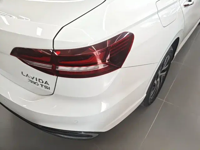Volkswagen Lavida — Фото автомобиля 7