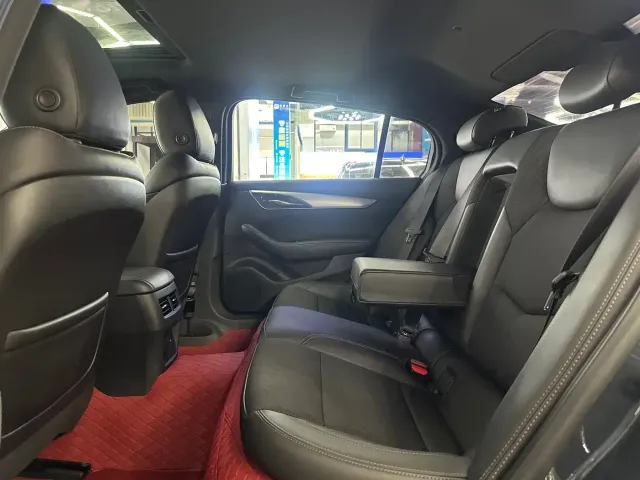 Cadillac CT5 — Фото автомобиля 10