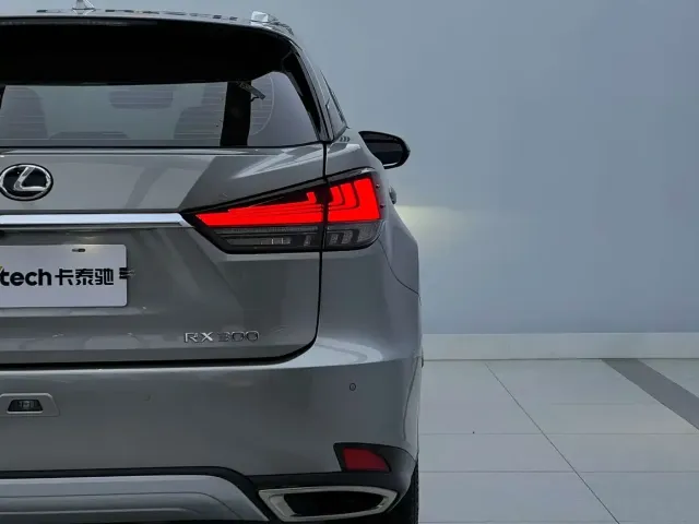 Lexus RX — Фото автомобиля 6