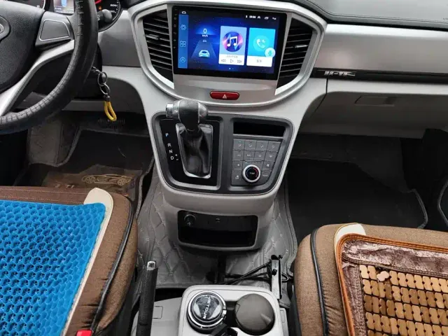 JAC Refine M4 — Фото автомобиля 16