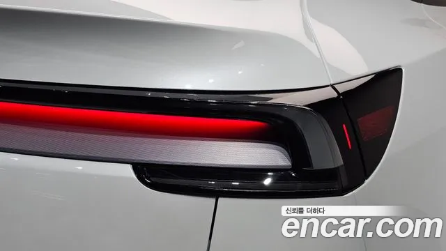 Tesla Model Y — Фото автомобиля 8