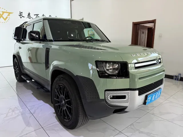 Land Rover Defender — Фото автомобиля 3