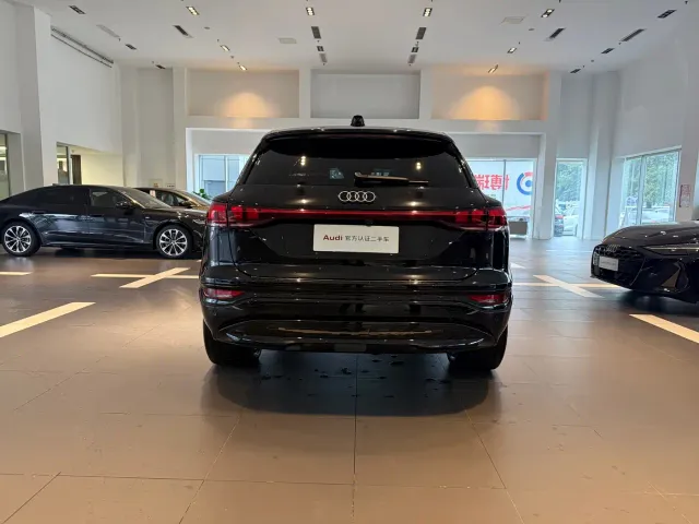 Audi Q6L e-tron — Фото автомобиля 5