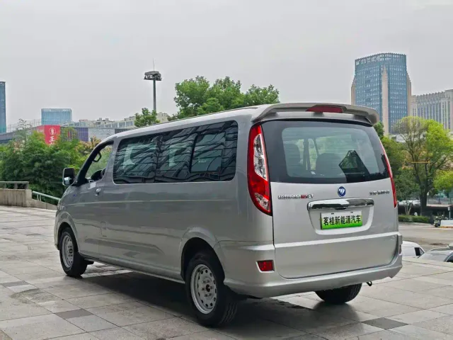 Foton Fengjing Zhilan G5 Hybrid — Фото автомобиля 6