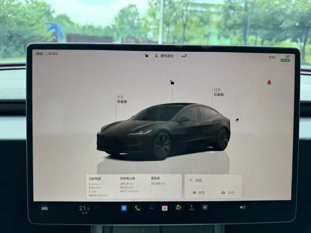 Tesla Model 3 — Фото автомобиля 10