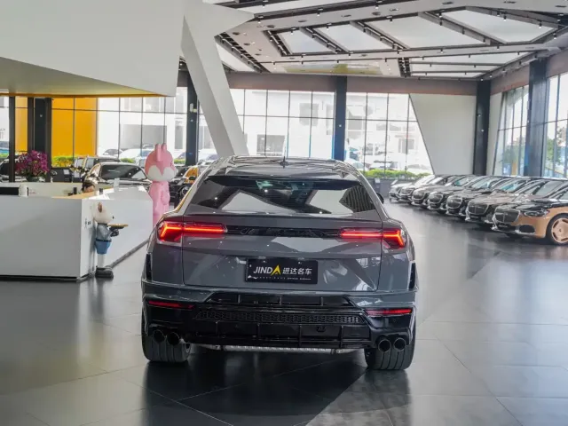 Lamborghini Urus — Фото автомобиля 18