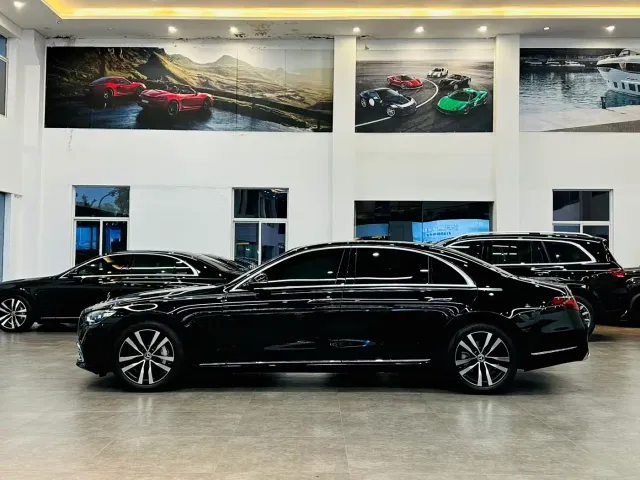 Mercedes-Benz S-Class — Фото автомобиля 3