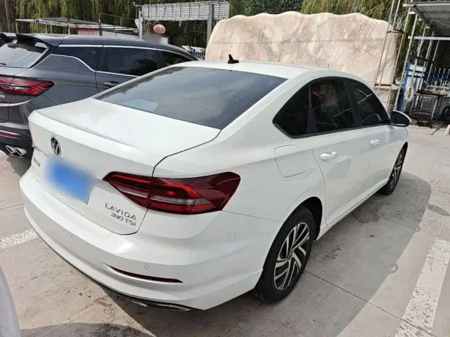 Volkswagen Lavida — Фото автомобиля 6