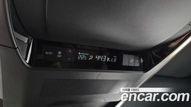 Toyota Alphard — Фото автомобиля 27