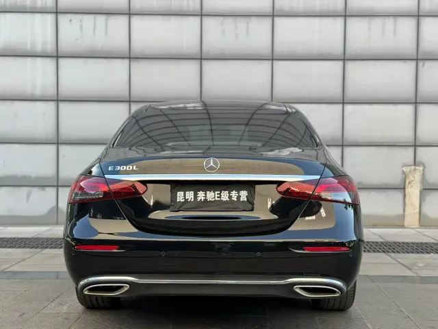 Mercedes-Benz E-Class — Фото автомобиля 8
