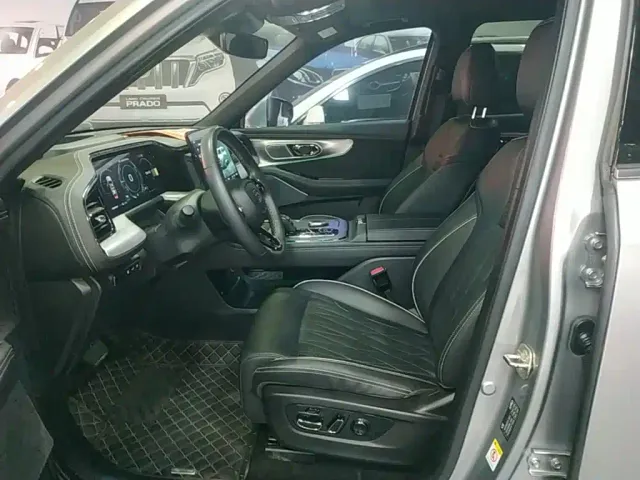 GAC Trumpchi GS8 — Фото автомобиля 14