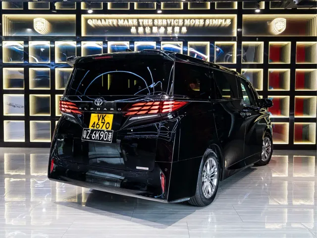 Toyota Alphard — Фото автомобиля 6