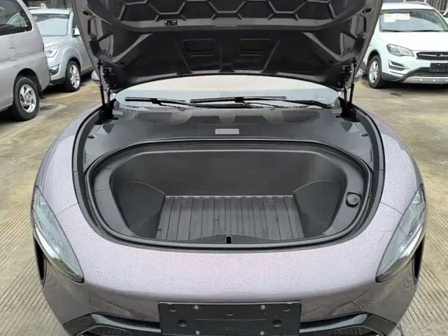 Xiaomi SU7 — Фото автомобиля 19