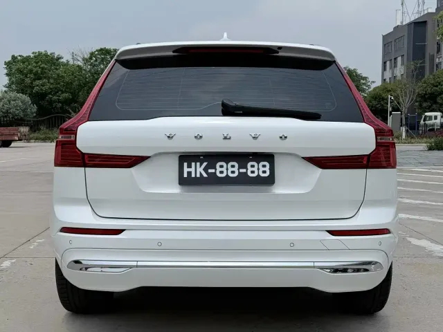 Volvo XC60 — Фото автомобиля 8