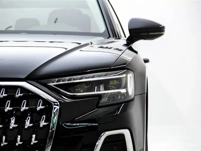 Audi A8 — Фото автомобиля 10