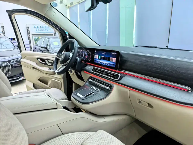 Mercedes-Benz V-Class — Фото автомобиля 7