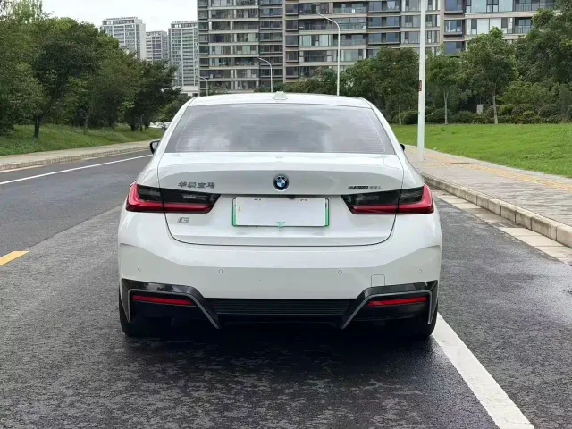 BMW i3 — Фото автомобиля 5