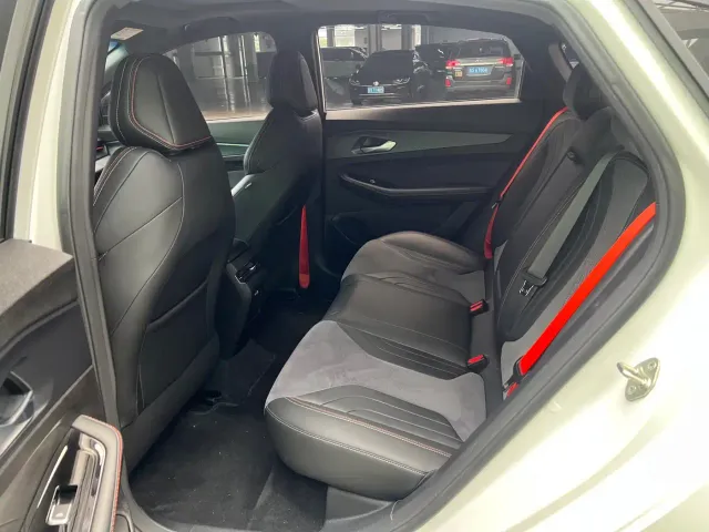 Geely Binrui — Фото автомобиля 8