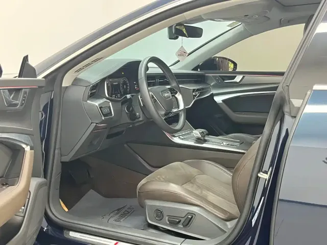 Audi A7L — Фото автомобиля 12