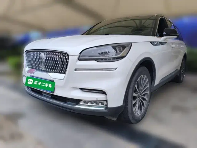 Фотография автомобиля — Lincoln Aviator