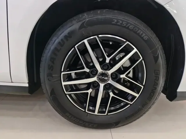 BYD Seal 05 DM-i — Фото автомобиля 16