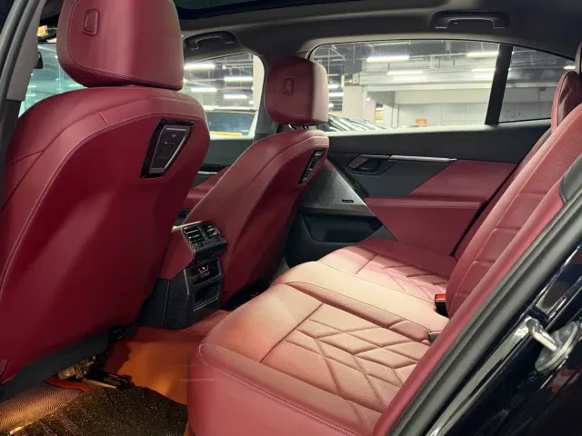 BMW 5 Series — Фото автомобиля 8
