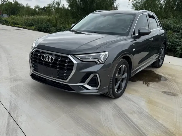 Фотография автомобиля — Audi Q3