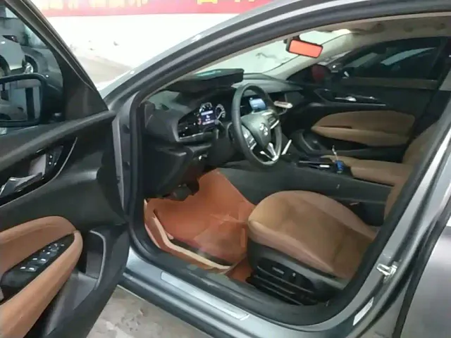 Buick Regal — Фото автомобиля 15