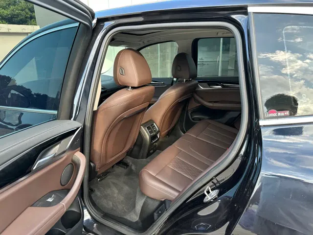 BMW iX3 — Фото автомобиля 5