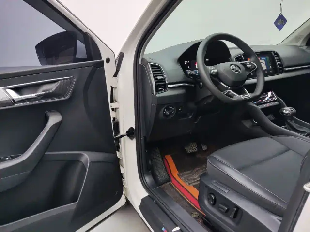 Skoda Karoq — Фото автомобиля 8