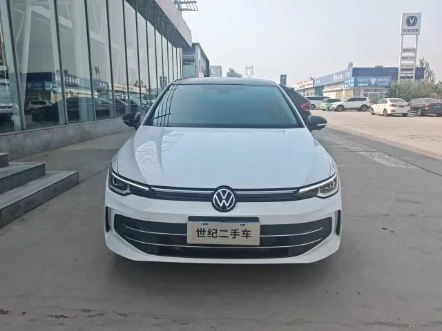 Volkswagen Golf — Фото автомобиля 2