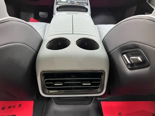 Geely Galaxy E8 — Фото автомобиля 19