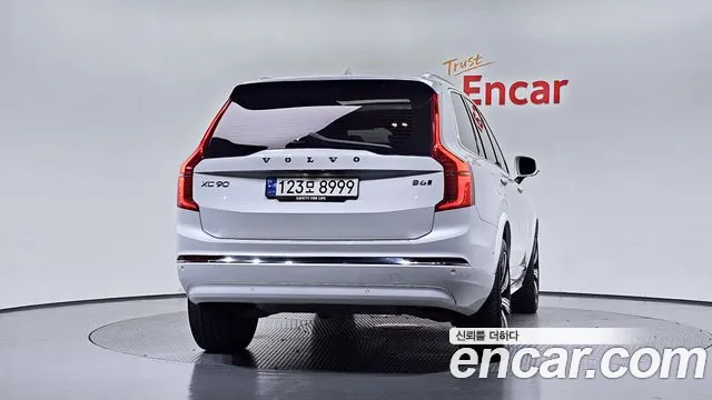 Вольво XC90 — Фото автомобиля 4