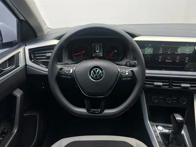 Volkswagen Polo — Фото автомобиля 14