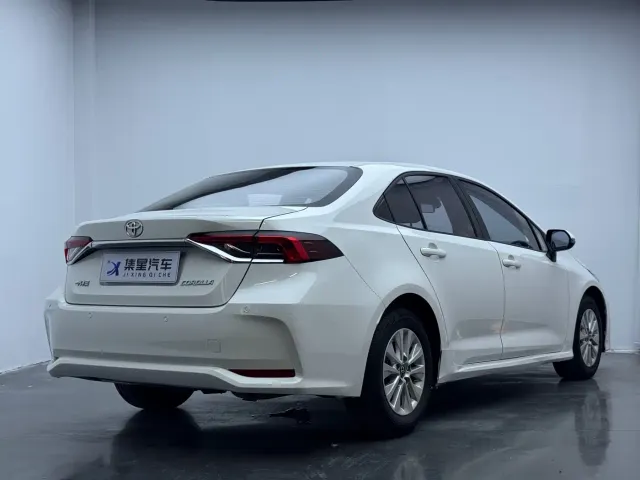 Toyota Corolla — Фото автомобиля 3