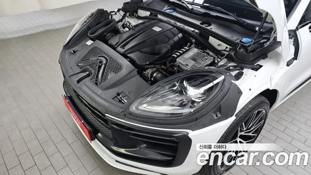 Porsche Macan — Фото автомобиля 8