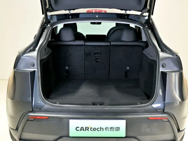 Tesla Model Y — Фото автомобиля 15