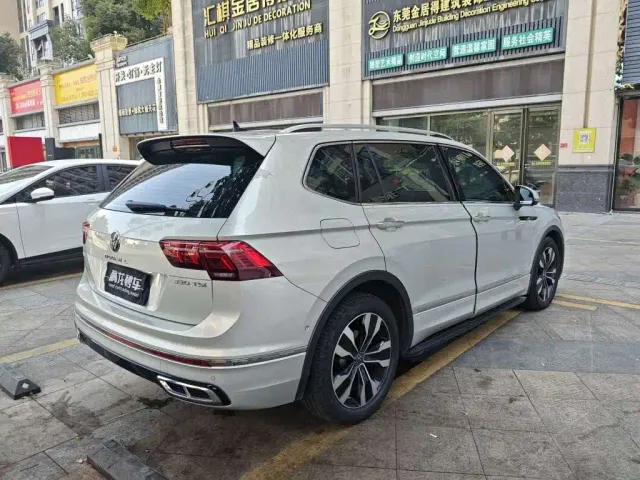 Volkswagen Tiguan L — Фото автомобиля 9