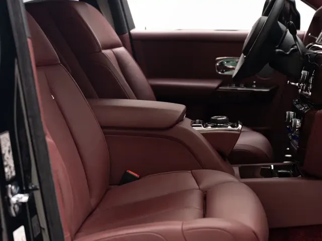 Rolls-Royce Phantom — Фото автомобиля 9