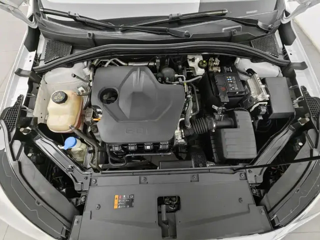 Roewe i5 — Фото автомобиля 6