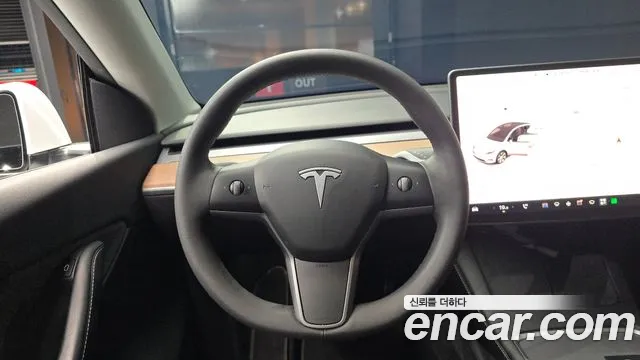 Tesla Model Y — Фото автомобиля 19