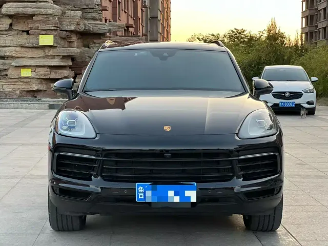 Porsche Cayenne — Фото автомобиля 2
