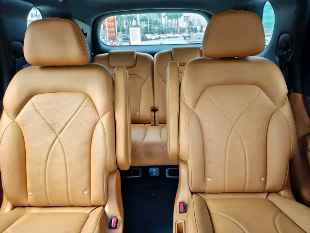 IM Motors LS8 — Фото автомобиля 13