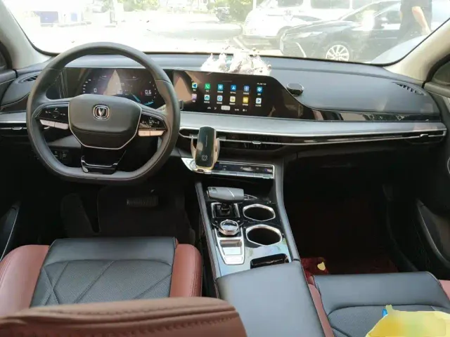 Changan Eado — Фото автомобиля 10