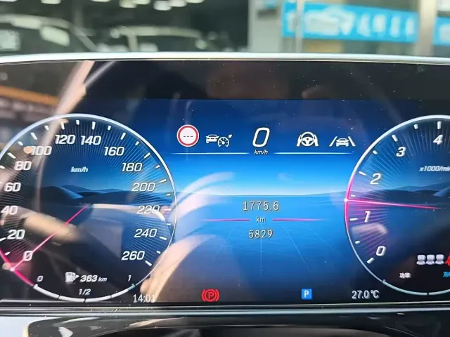 Mercedes-Benz E-Class — Фото автомобиля 18