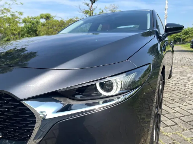 Mazda Axela — Фото автомобиля 23