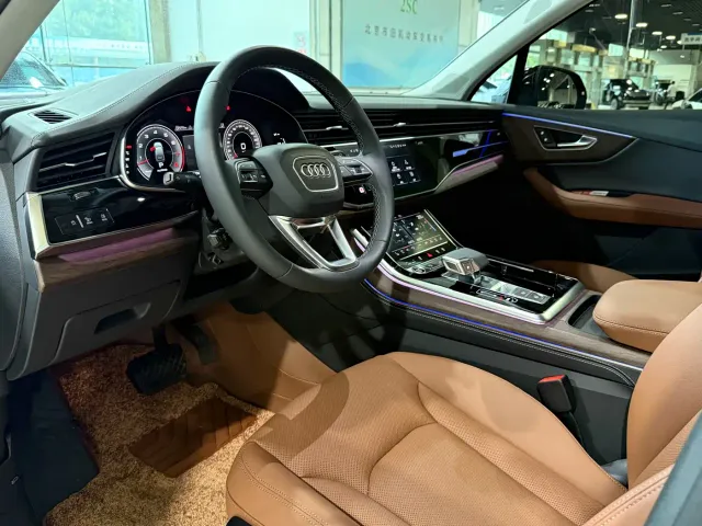 Audi Q7 — Фото автомобиля 5