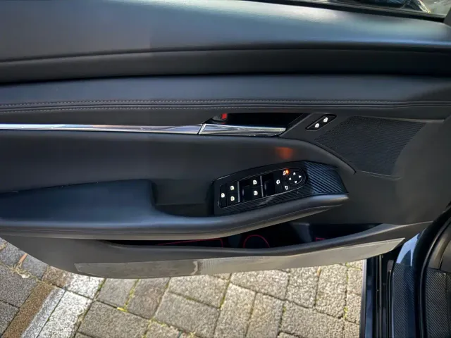 Mazda Axela — Фото автомобиля 12