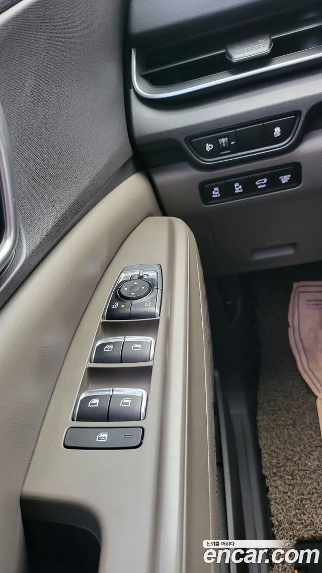 Kia Carnival Generation 4 — Фото автомобиля 11